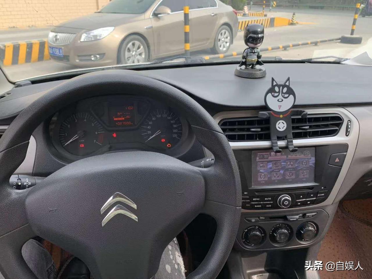 14年上牌雪铁龙301全车都是原车漆换了四条韩泰轮胎右下摆臂其他都是