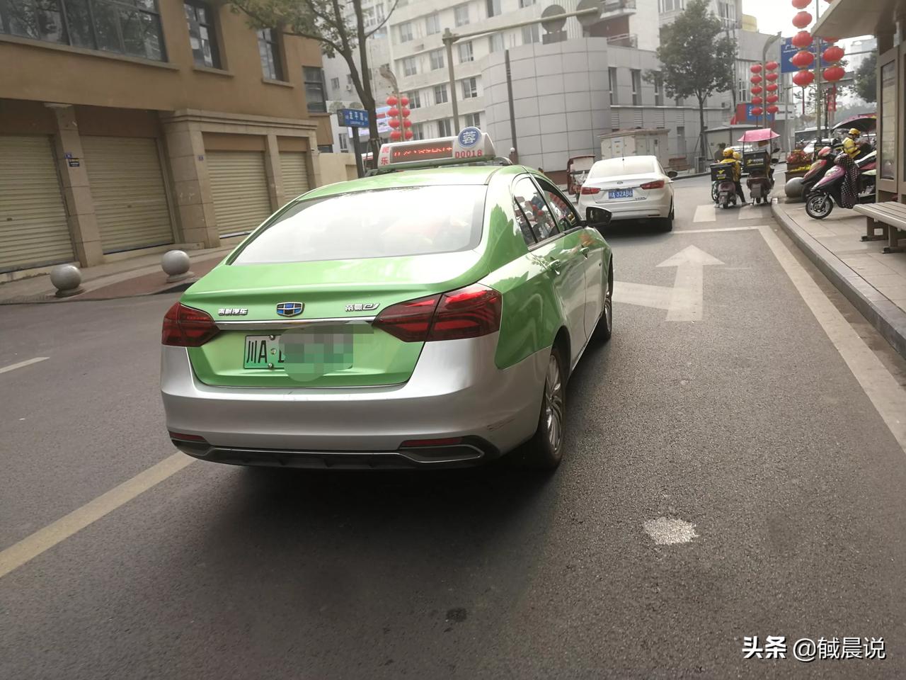 成都出租車不再被大眾獨佔了!吉利帝豪電動車開始在成都龍泉驛的