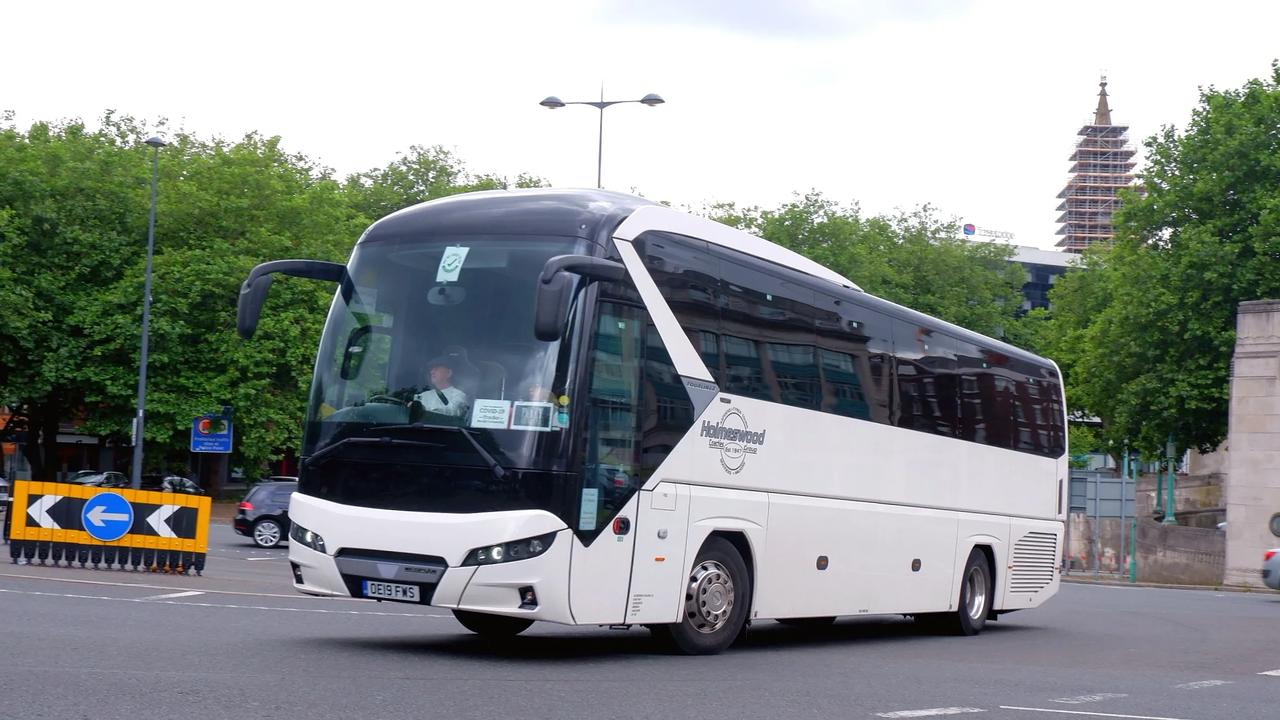 全新一代尼奥普兰tourliner,不过这辆只能称作豪华旅游