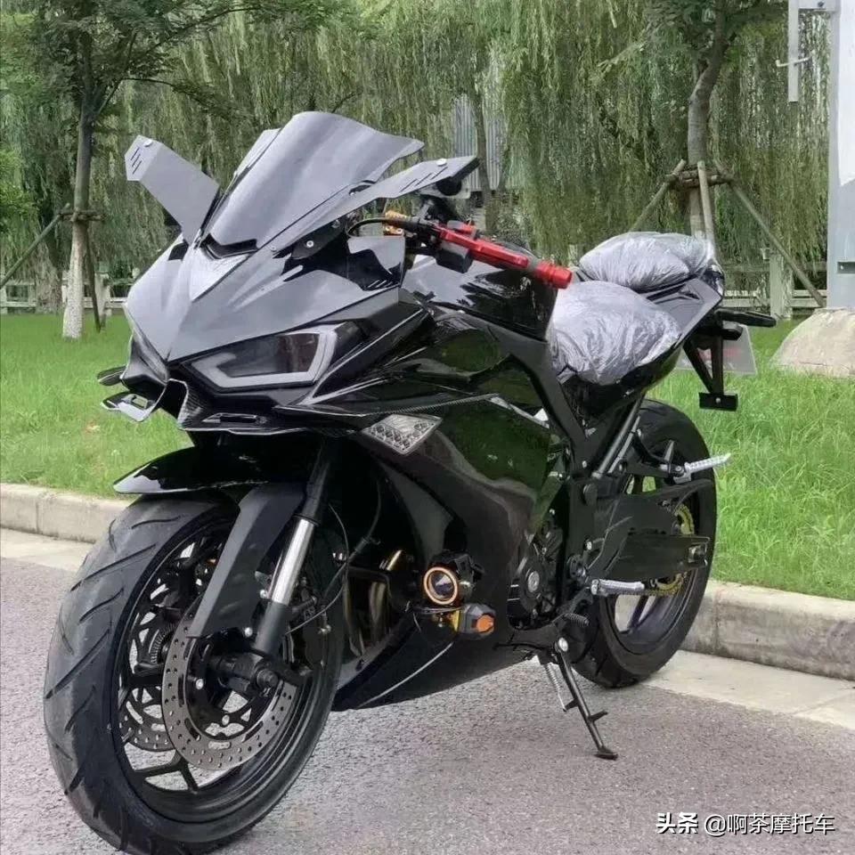 全新r3摩托车跑车国四电喷趴赛r35街车可上牌