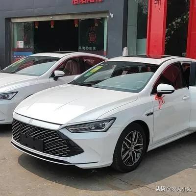 最近想入手这款比亚迪秦dmi看着这外观帅气时尚就不知道性能怎么样各