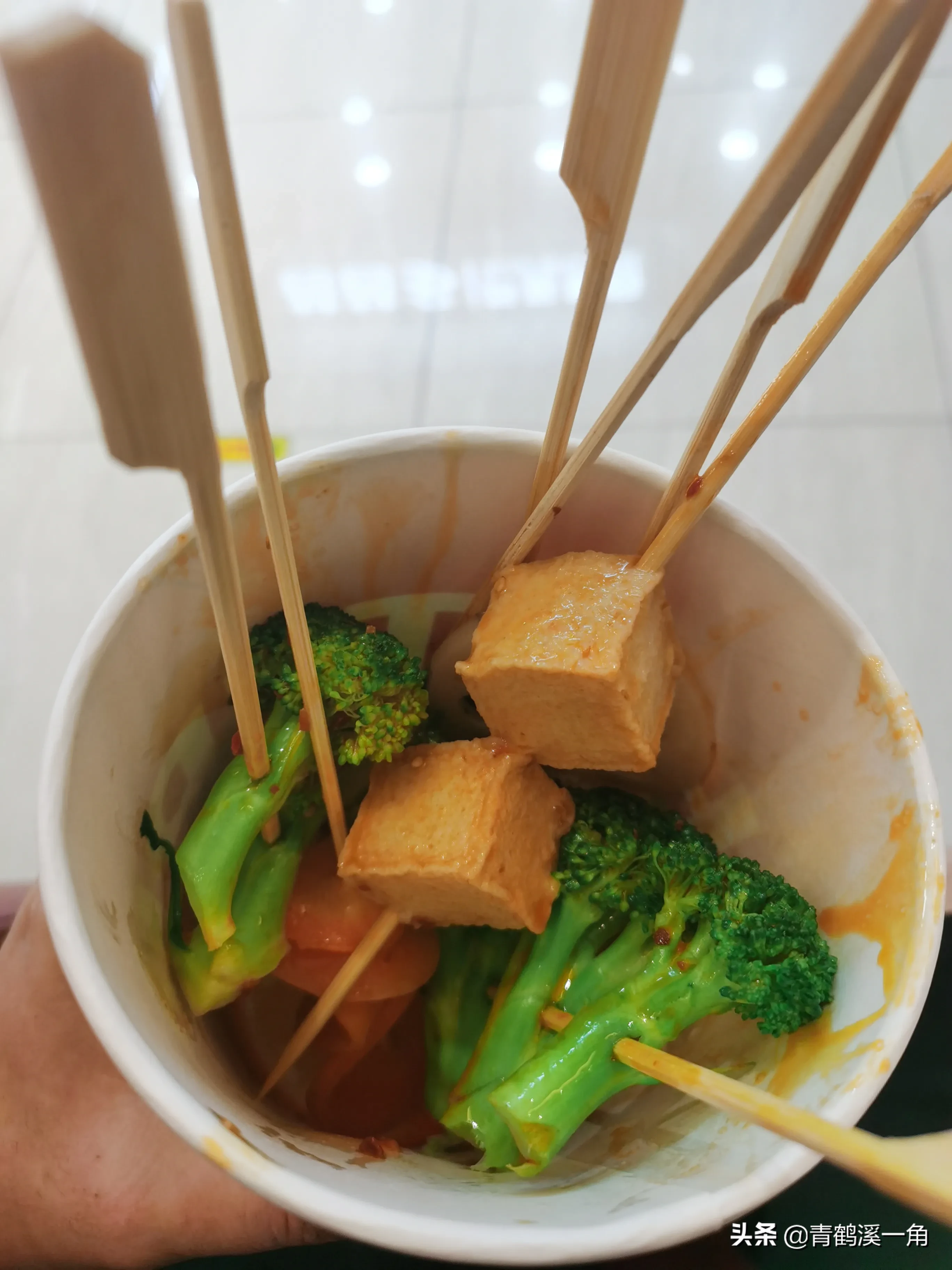 云南串串香摆摊赚钱不