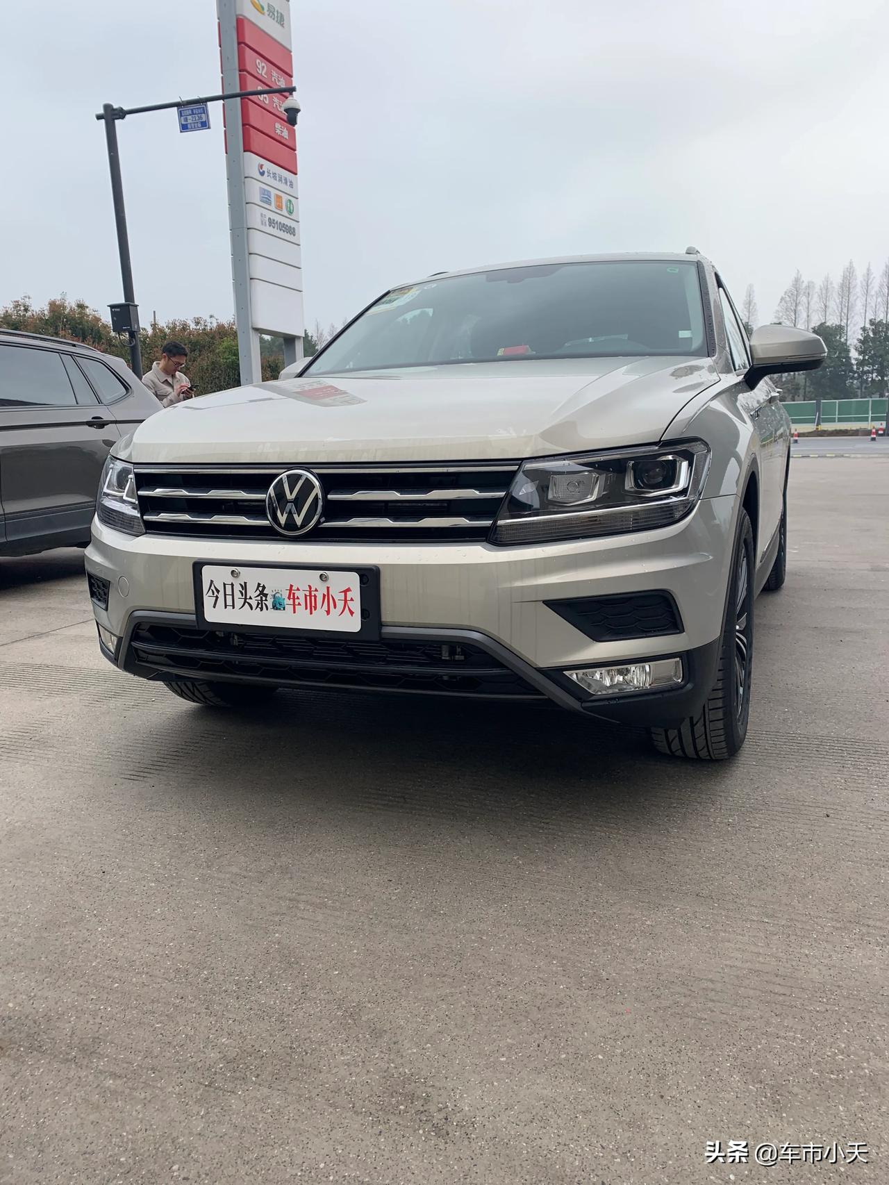 提车记:在上海工作的安徽读者提了途观l,也是1.4t的 颜色