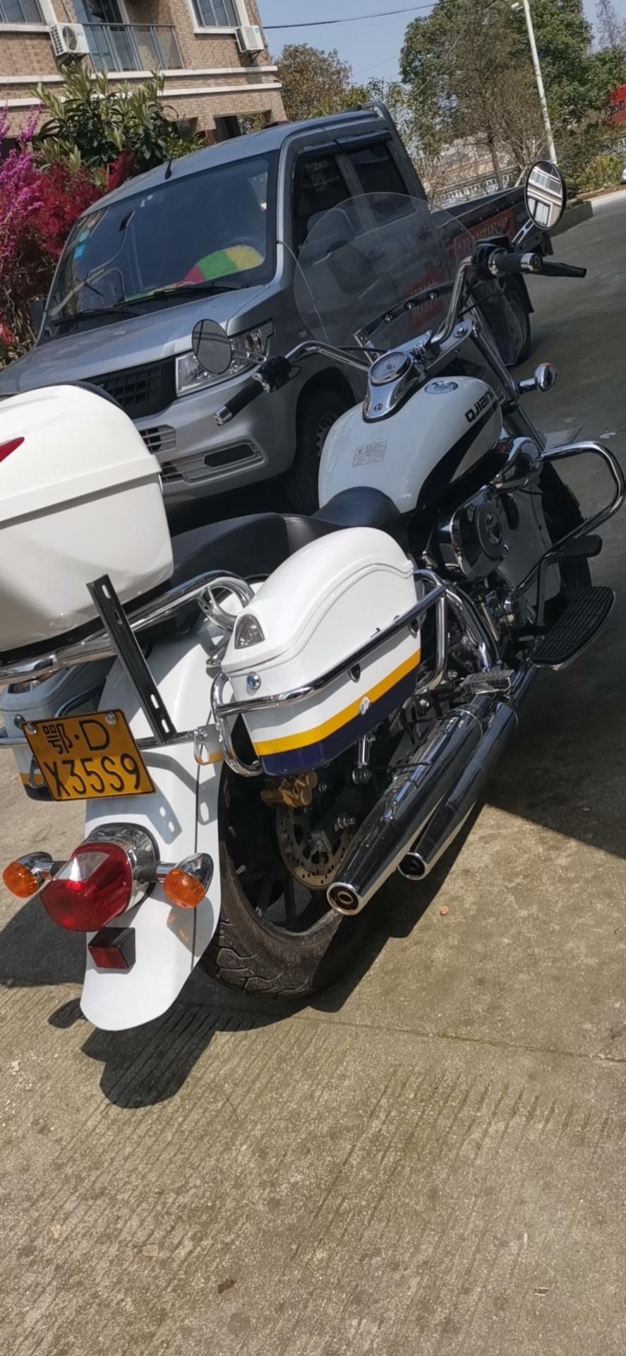 錢江摩托凱威巡航車250cc