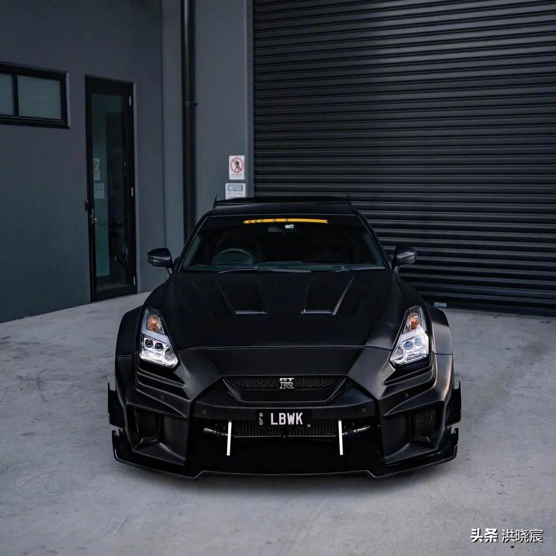 黑酷宽体战神gtr请您鉴赏