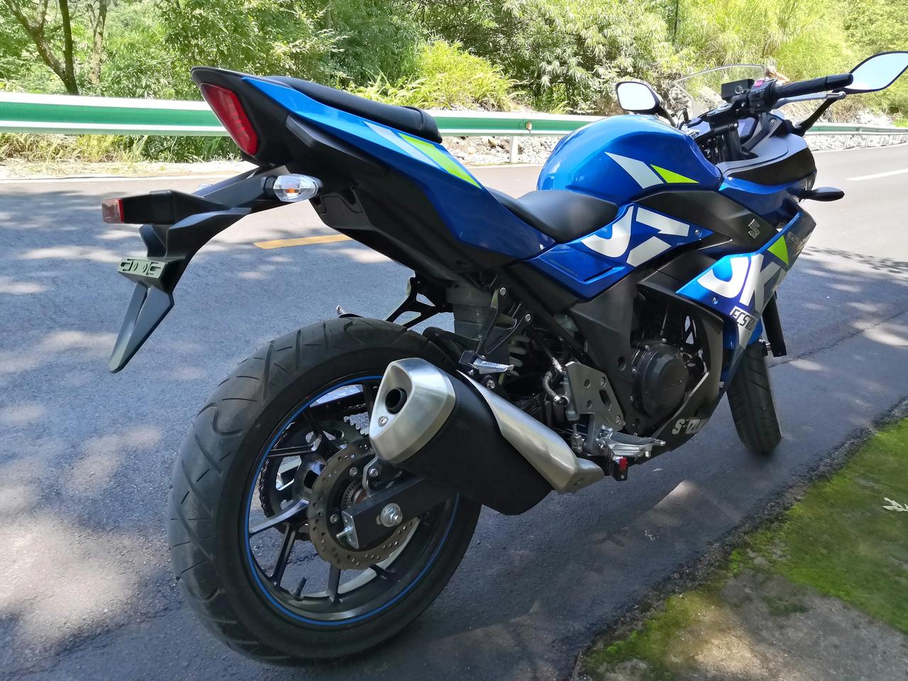 鈴木gsx250,大夥覺得它配得上摩托神車稱號嗎?落地價3w