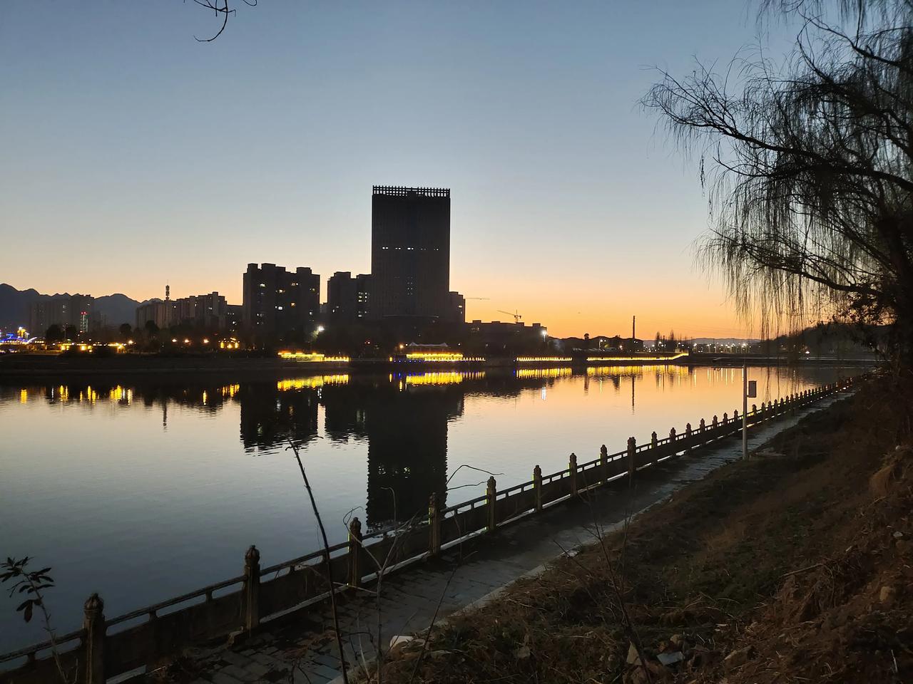 来房县师祖故里,赏房县西河美景,游西关老街,品房县文化,鉴东