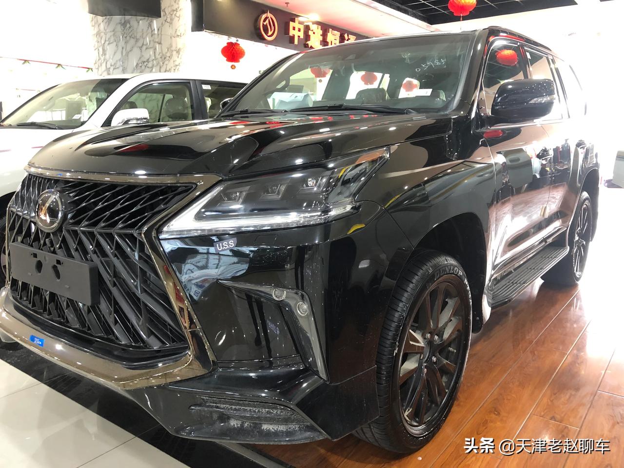 雷克萨斯570巅峰限量黑武士版黑黑红双拼