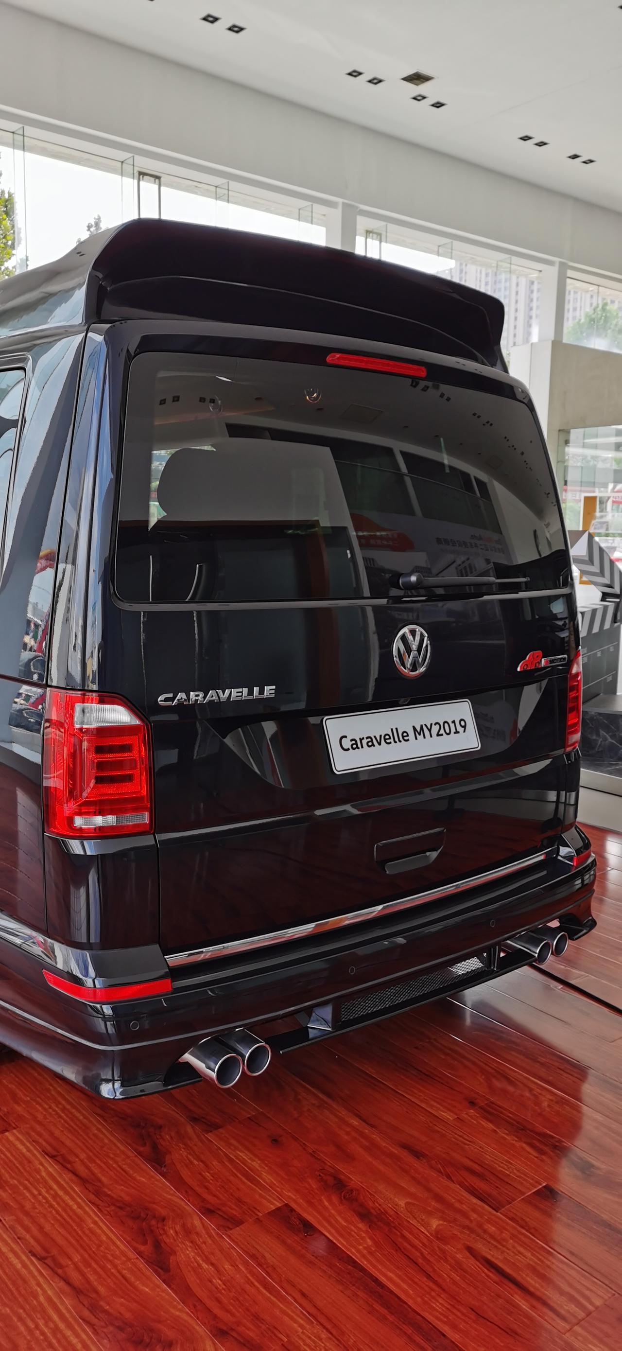 新款凯路威私人定制版豪华商旅车,采用大众t6经典前脸,更显经