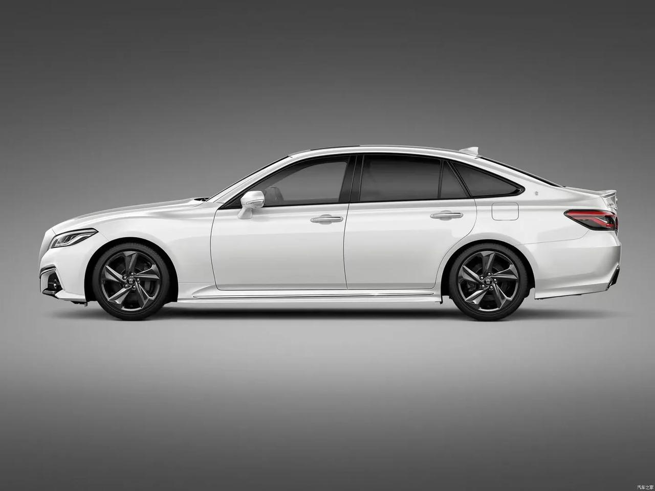 丰田21款 皇冠 rs.limited 18寸 日本原装进