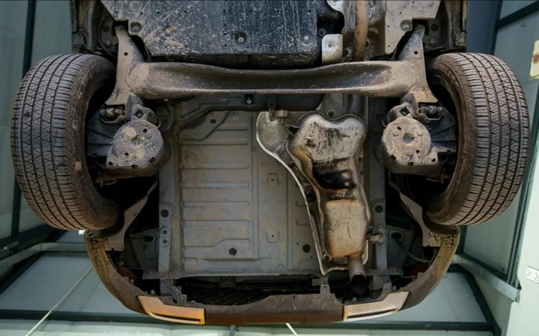 法系车的底盘是我见过的最简陋的,怪不得销量惨淡 这是法系车5