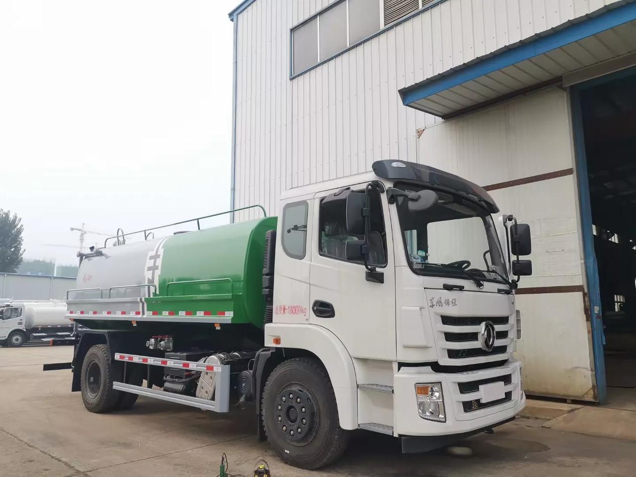 好车欣赏-东风锦程洒水车:玉柴165马力,法士特8档变速箱