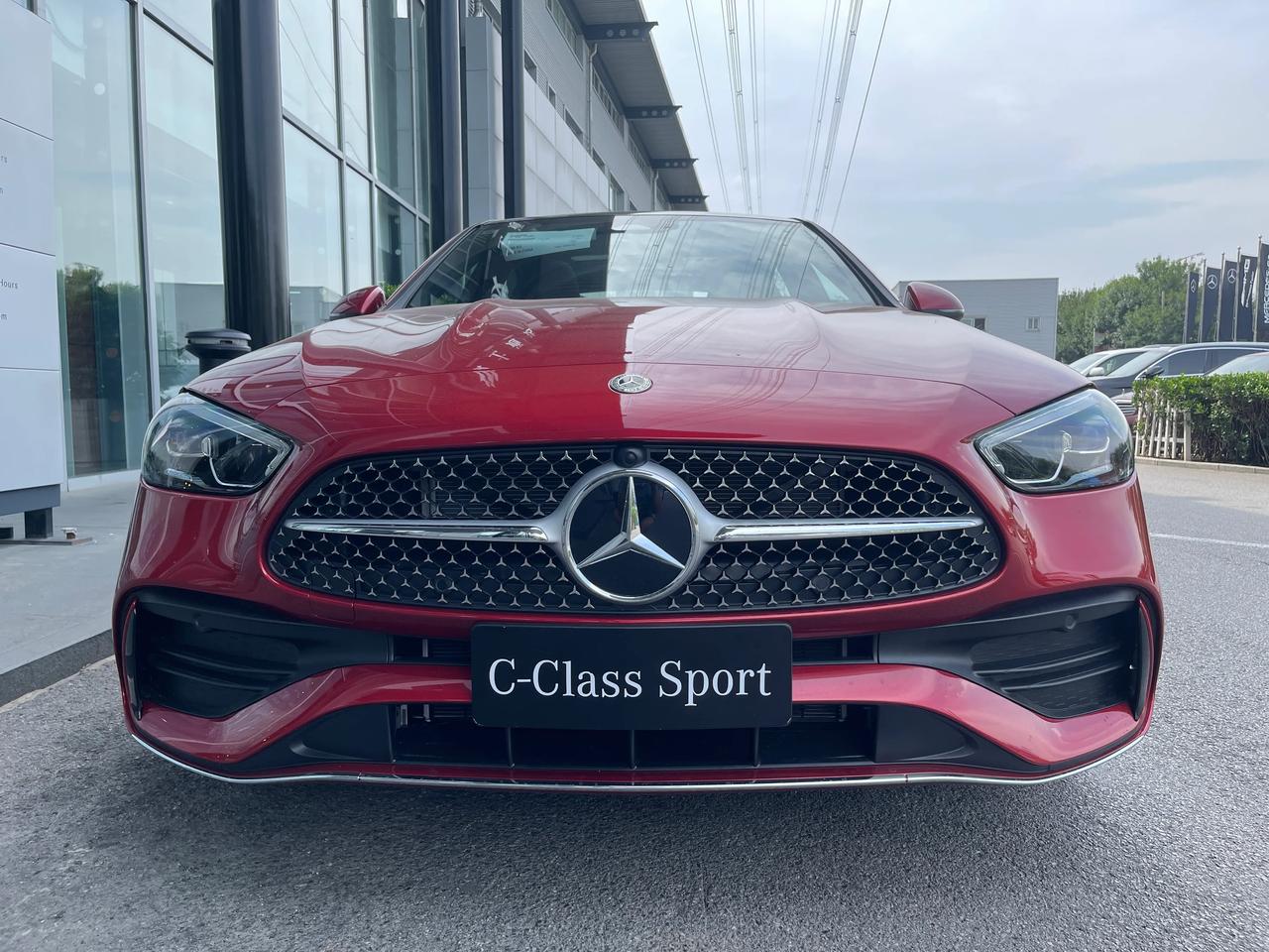 全新奔驰c级正式上市了,32.52万起,你们觉得贵么_懂车帝