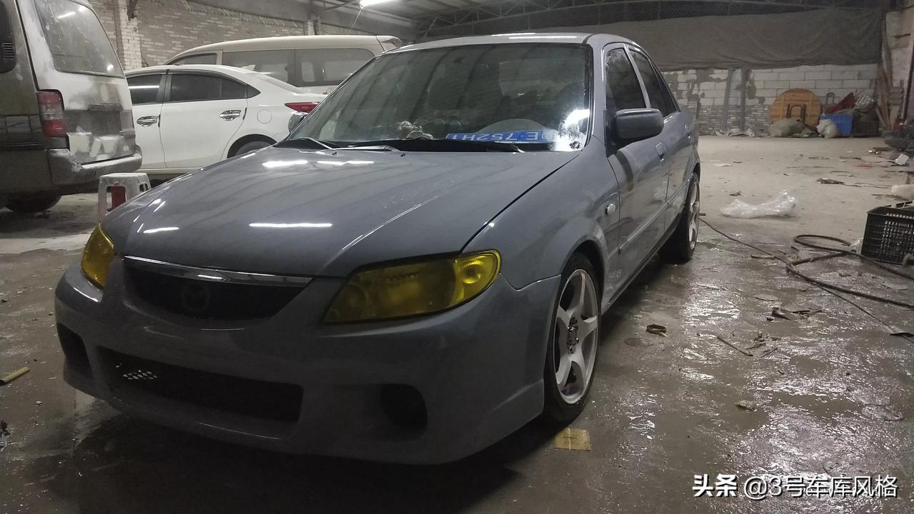 海南马自达323#车身改色#(水泥灰__懂车帝