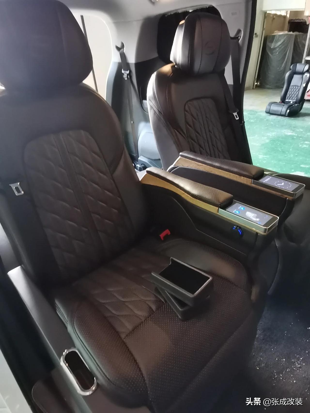 传奇gm6改中排航空座椅案例图片展示!2020-06-27发布张成改装