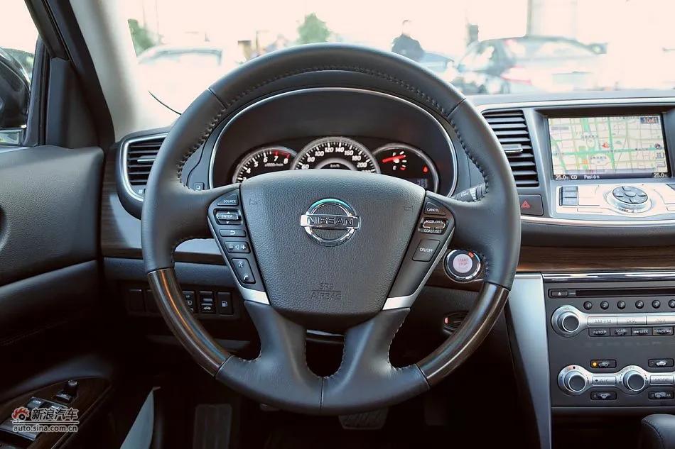 尼桑天籁公爵王25v6自然吸气安静的游艇77移动大沙发豪华的内饰极低