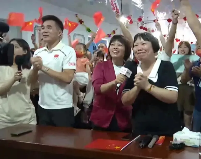 00����ٻ�¶ᶫ��������ö���ƣ���ٻ�����Ǵ���ʲôְҵ�ģ�