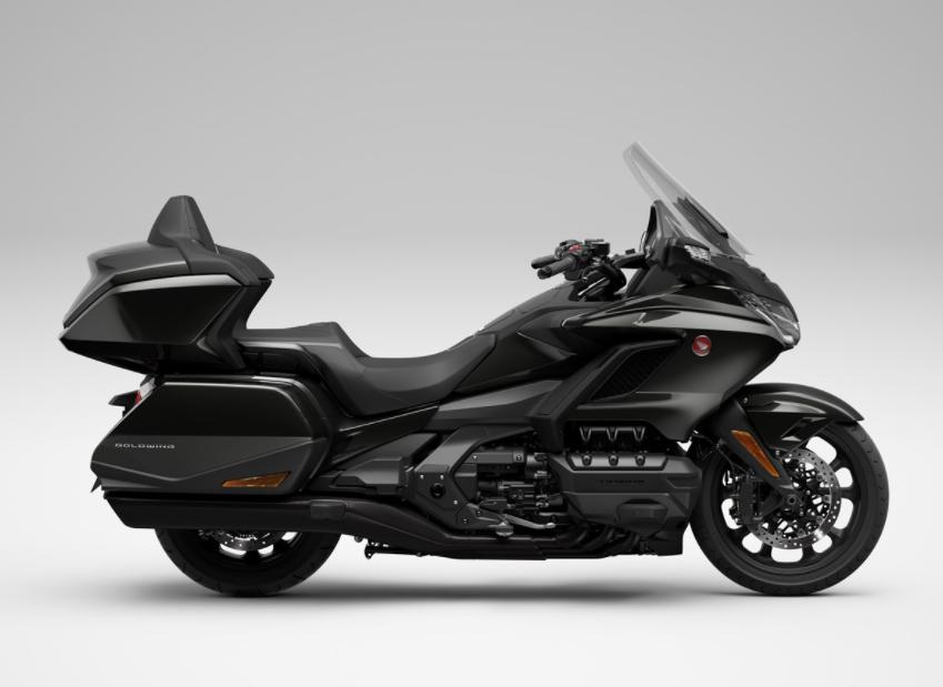 2021款本田金翼gl1800今天银川街上看到一辆赤兔眼馋