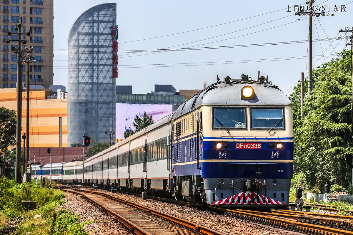 火車k開頭的,k開頭的是快速旅客列車,簡稱為快速.