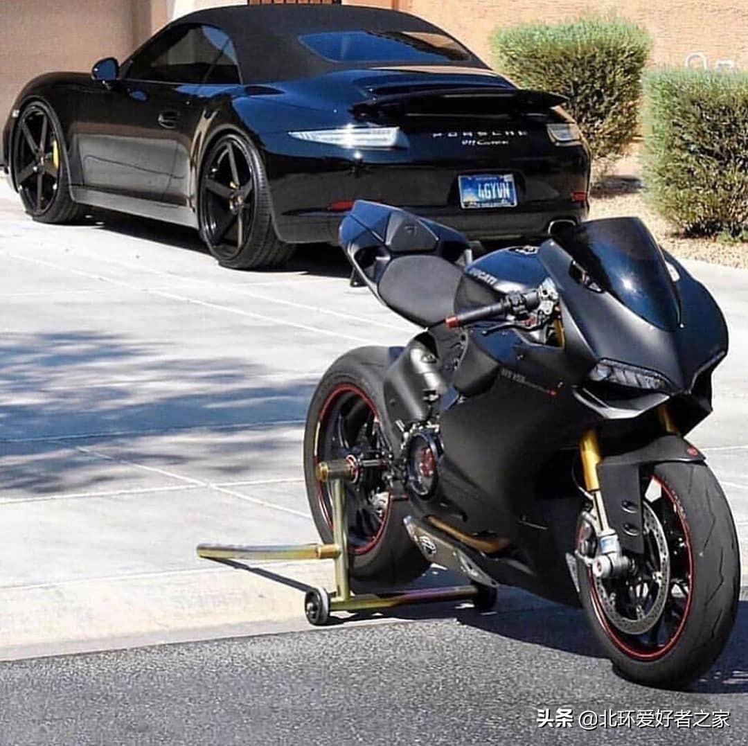 保时捷911搭配杜卡迪,黑色系列喜欢不?#北环车闻_懂车帝