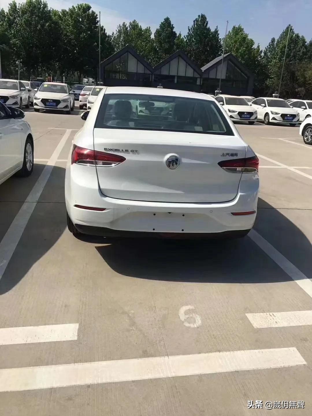 四缸别克英朗指导价125900白特价7x万