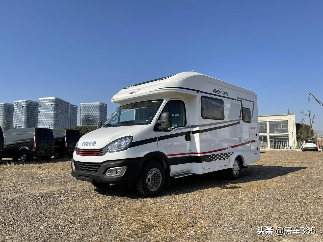 2021款全新国六底盘瑞弗t800小额头房车,低重心,豪华配