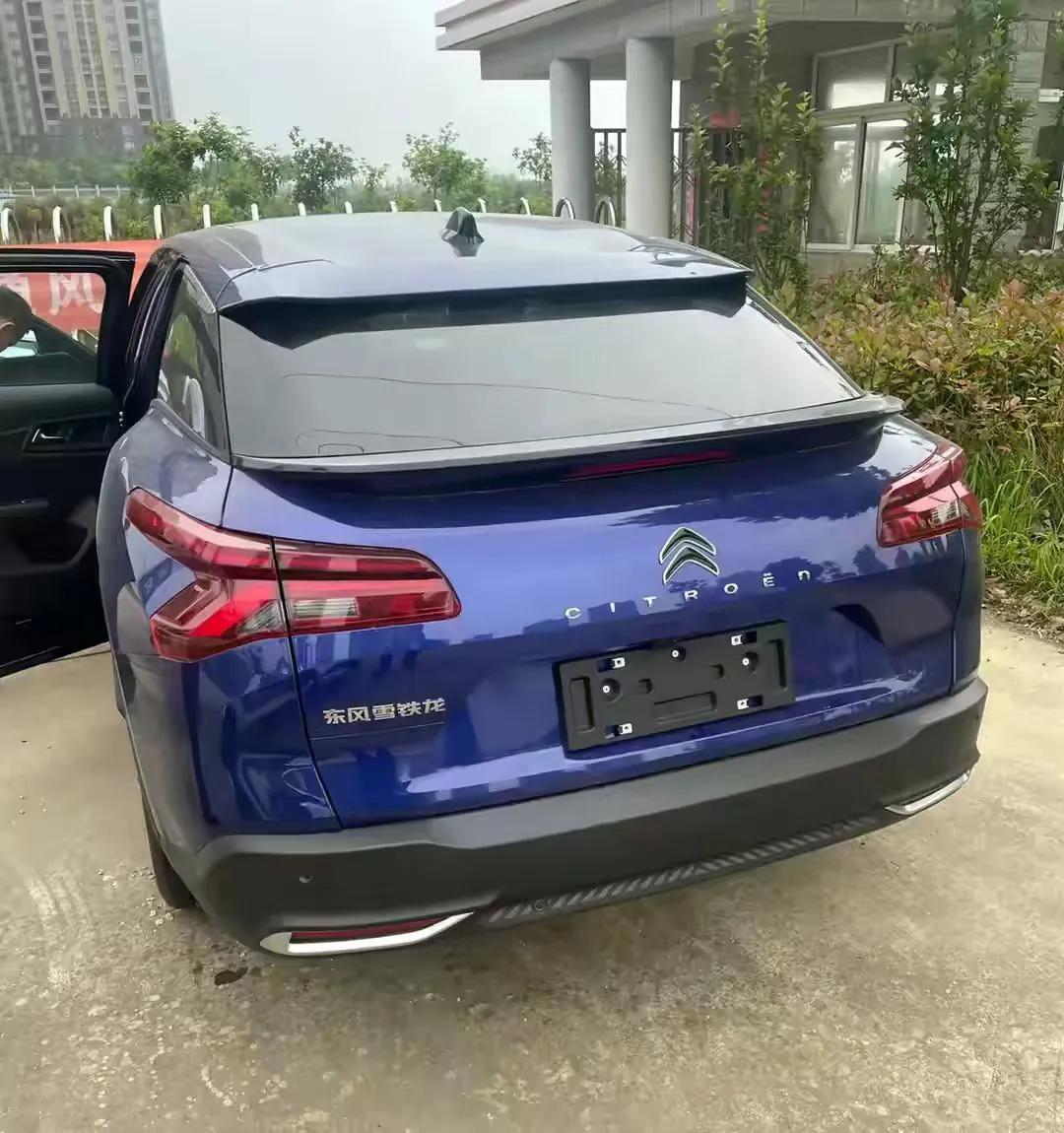 雪铁龙凡尔赛雪铁龙终于出新车了去4s试驾了一下总体感觉还可以就是