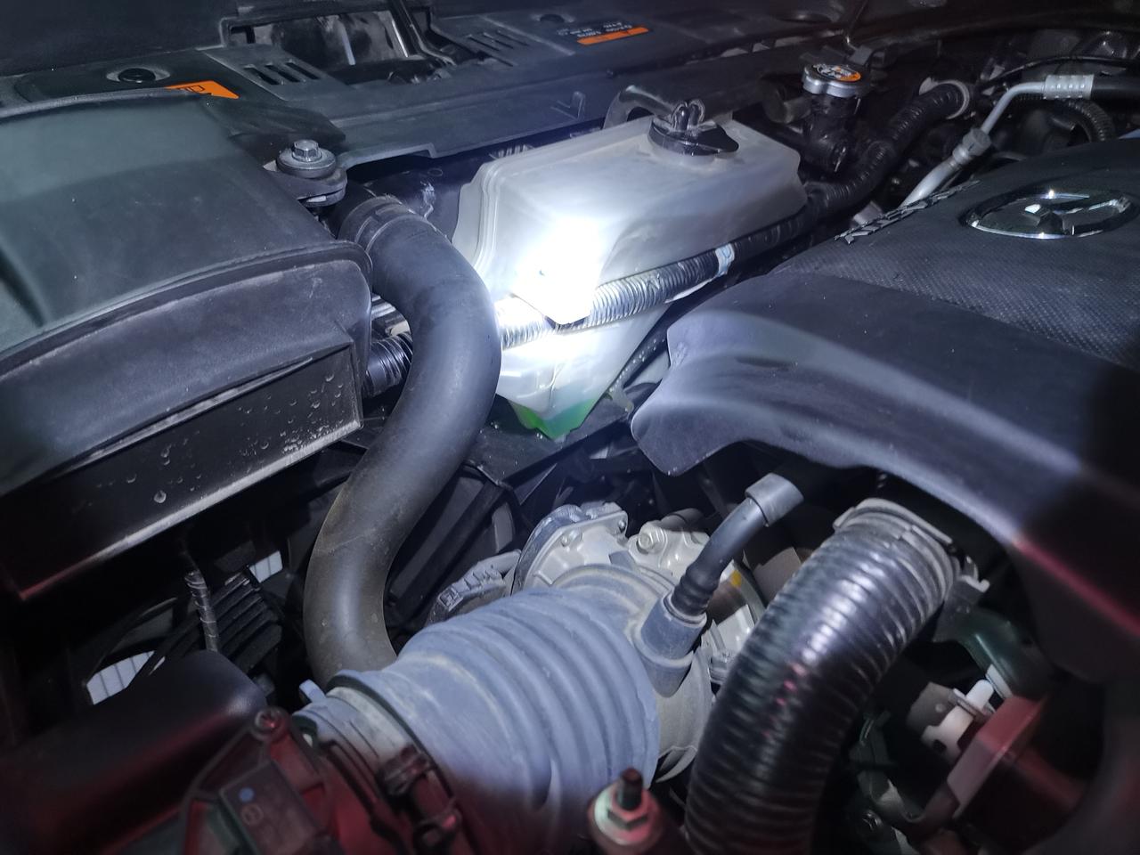 马自达cx5的汽车防冻液是绿色的还是蓝色的啊?我这样需要加吗