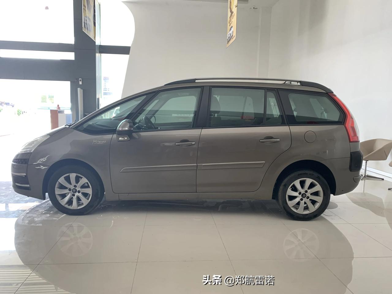 12年9月上牌14万公里大c4毕加索七座7气囊液晶仪表全景天幕遮阳帘换挡