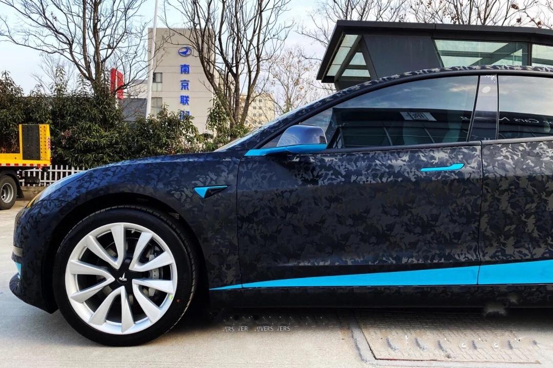 幽灵黑特斯拉改色案例独特个性彰显魅力