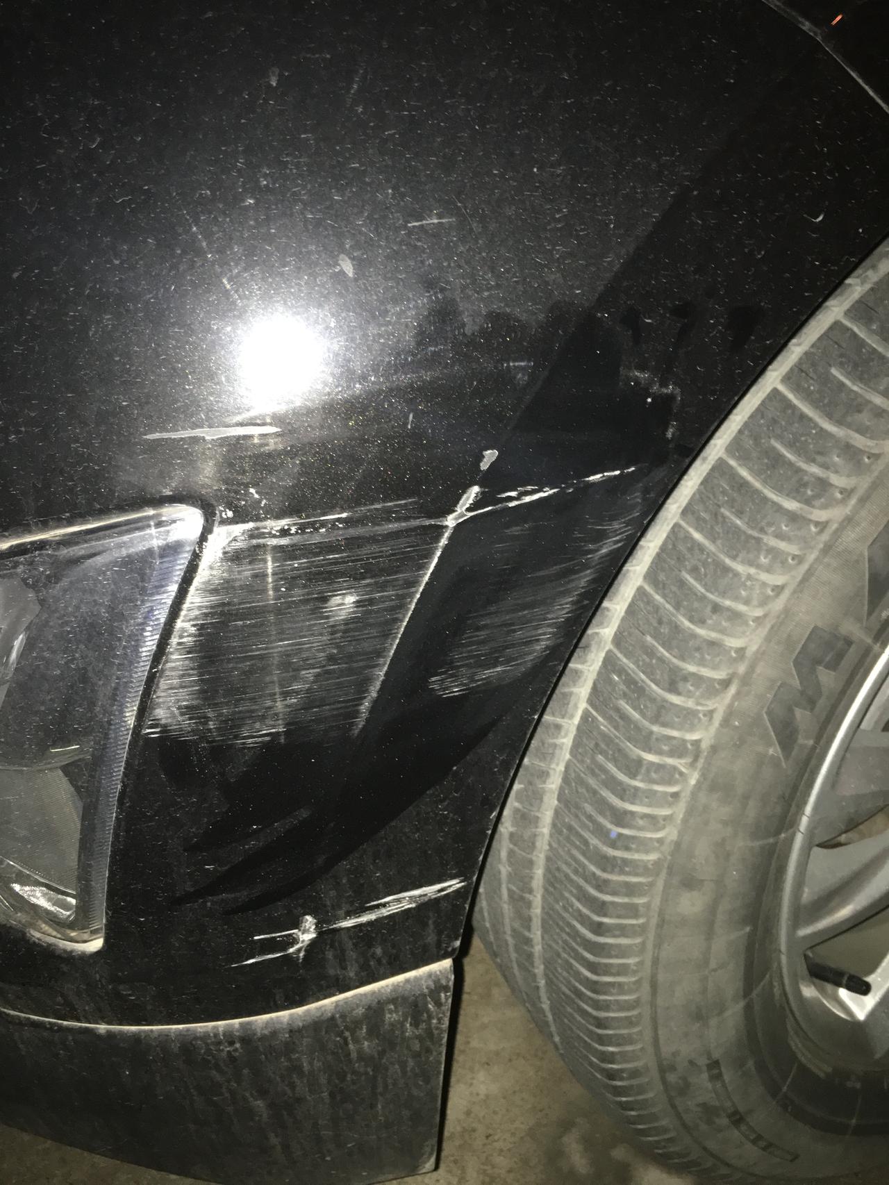 老铁们,请问我在小区停车刮蹭到别人的车,怎么处理才不亏呢 拜