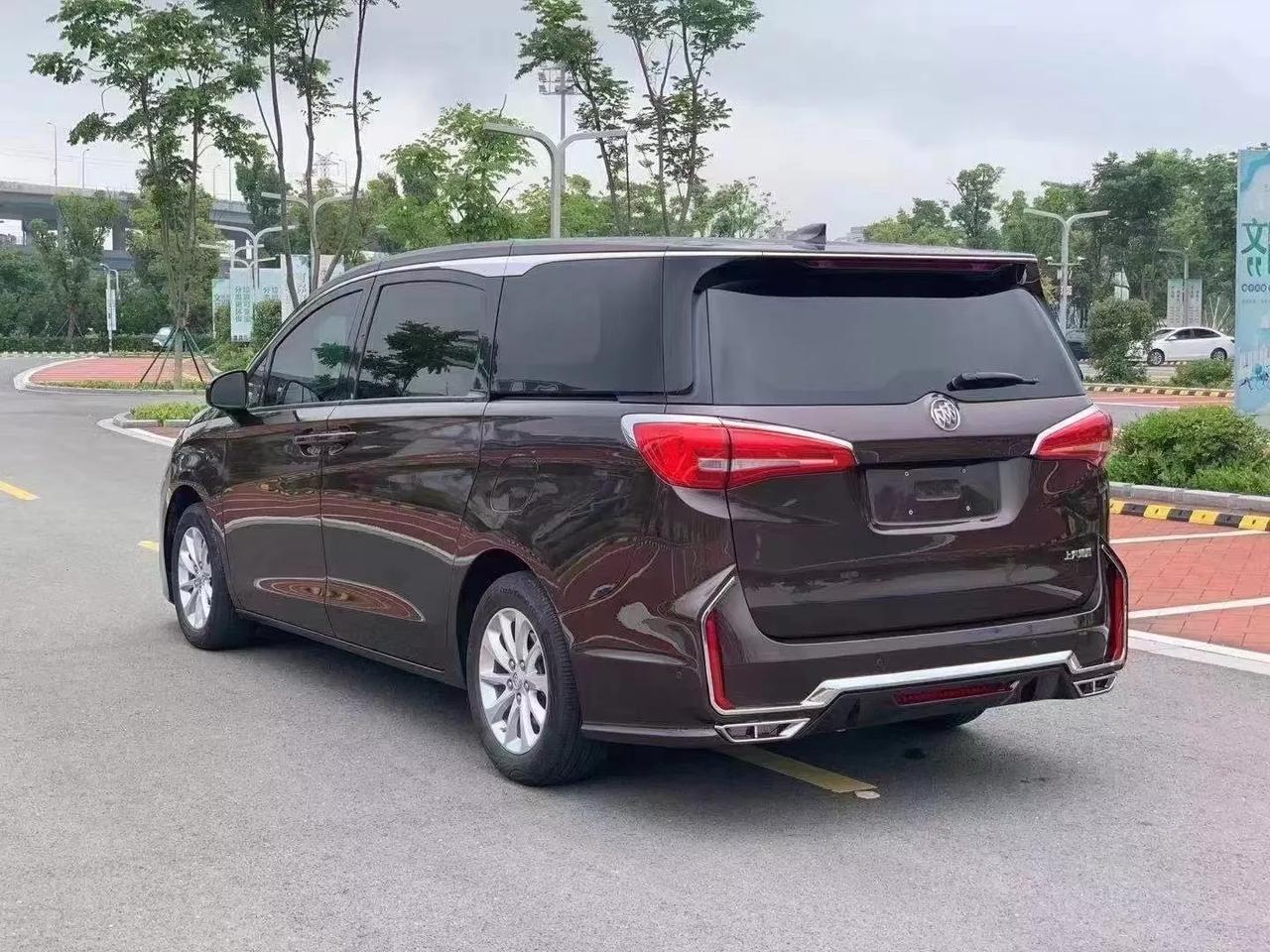 17年8月别克gl8雅典娜版全车原版公里5万多航空座椅水晶灯镜面地板