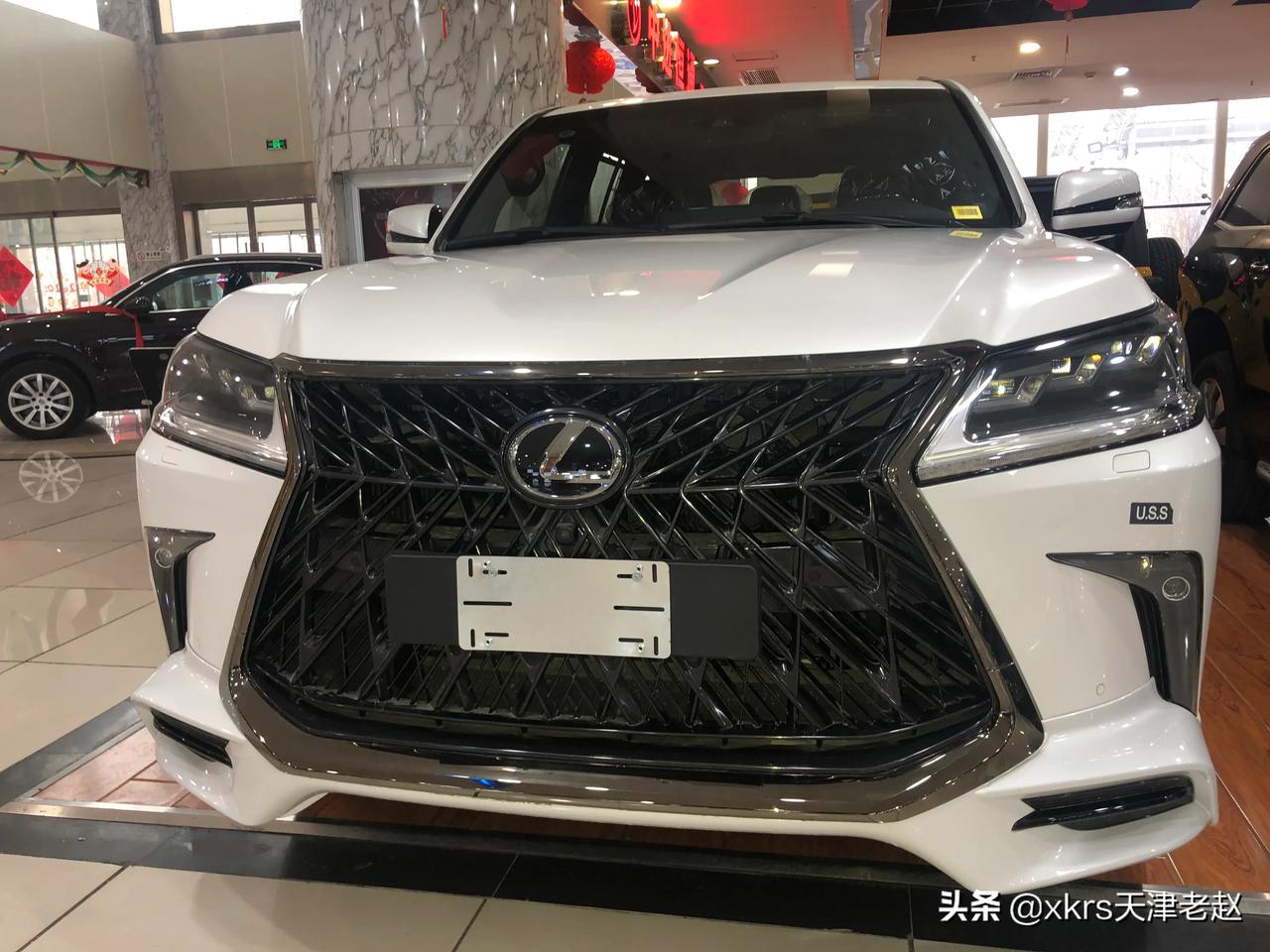 雷克萨斯570 黑武士版顶配 白/黑红 双拼全球限量_懂车帝
