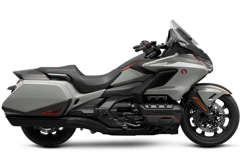 2021款本田金翼gl1800今天银川街上看到一辆赤兔眼馋