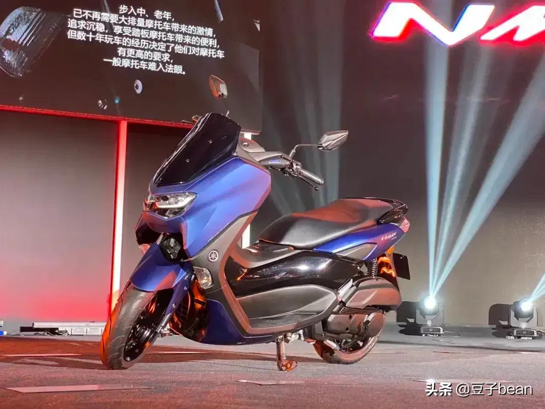 价格同样是25800元,龙嘉vmax是300排量搭载阿普利亚