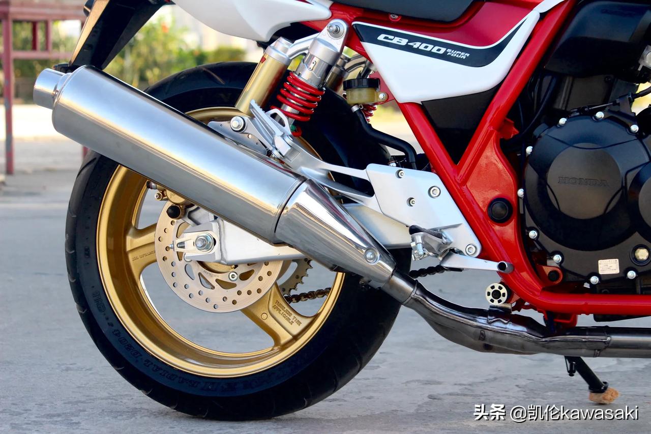 2012年本田cb400vtec威特4代红色车架纪念版