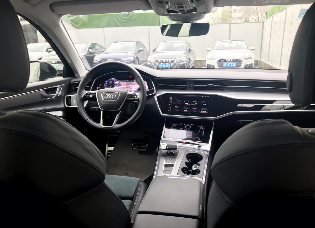 今天预约试驾了a6 allroad 试驾车如图 维苏威灰色外