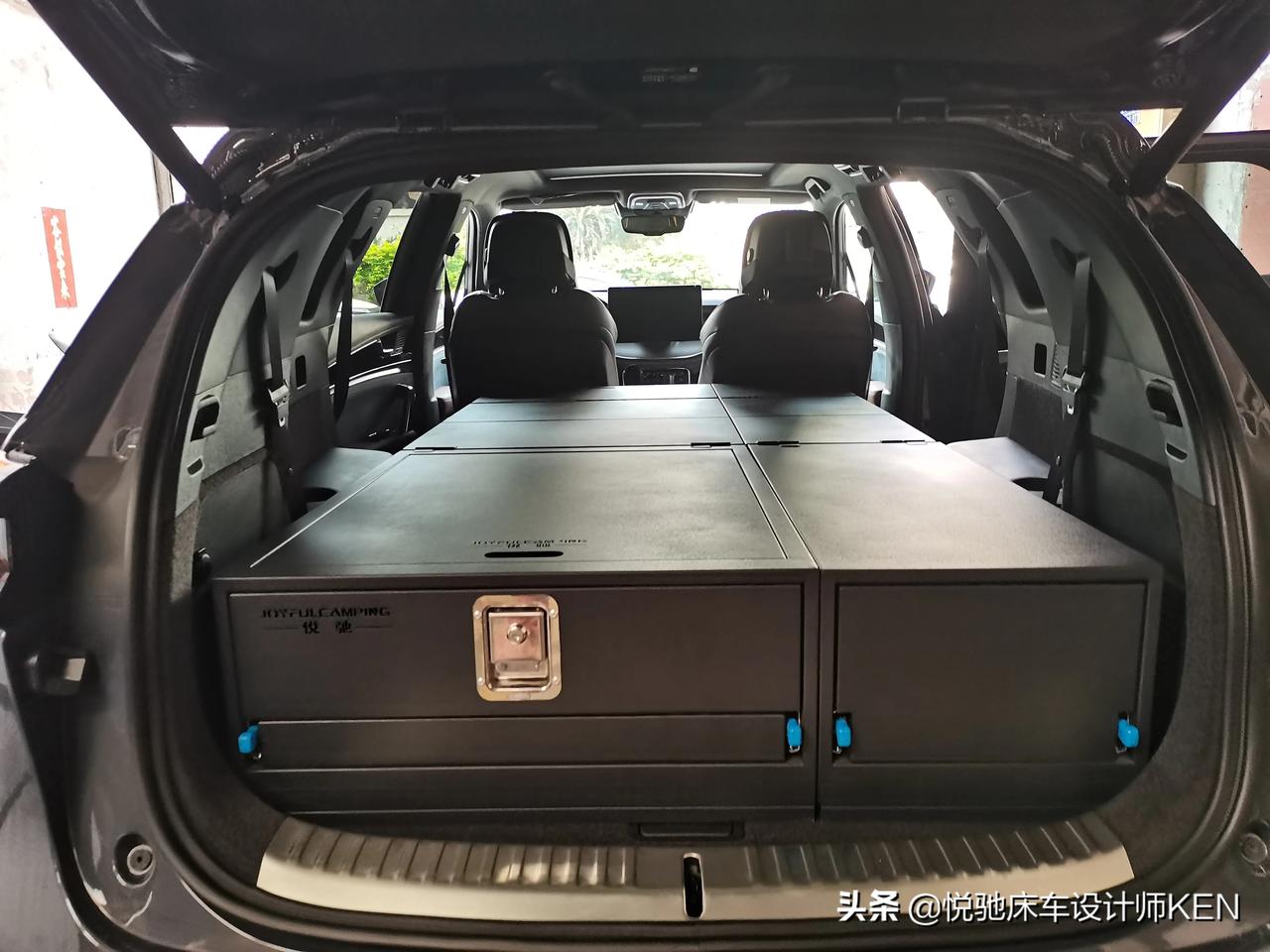 看这款比亚迪唐dm2021,无损加装床车露营旅行箱,全解决了.