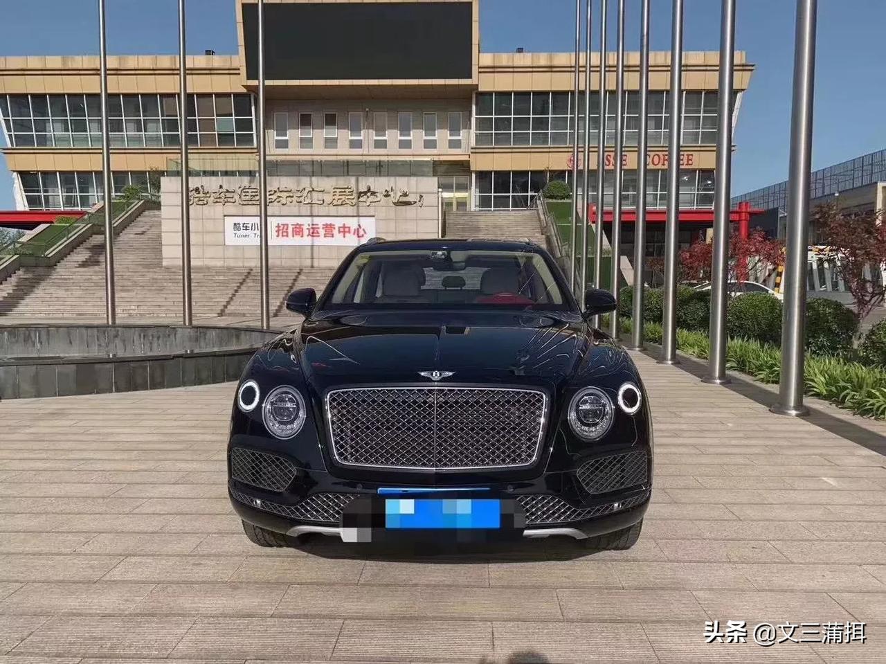 京牌2018年宾利添越w12版行驶7900km售价06368万rmb不议价北京看车