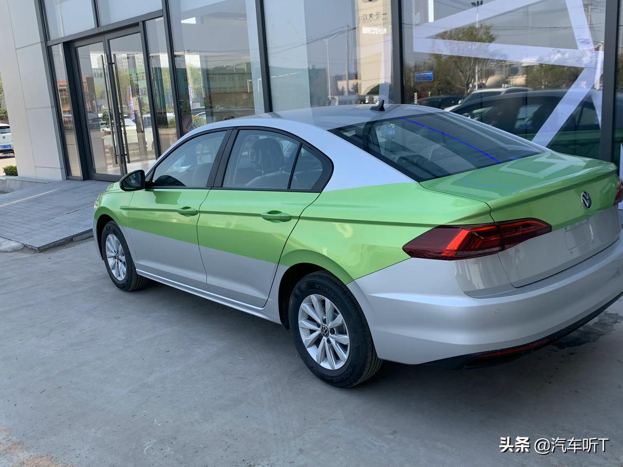 宝来在我们这成出租车了,瞬间感觉不想买了!今天来店里保养,发