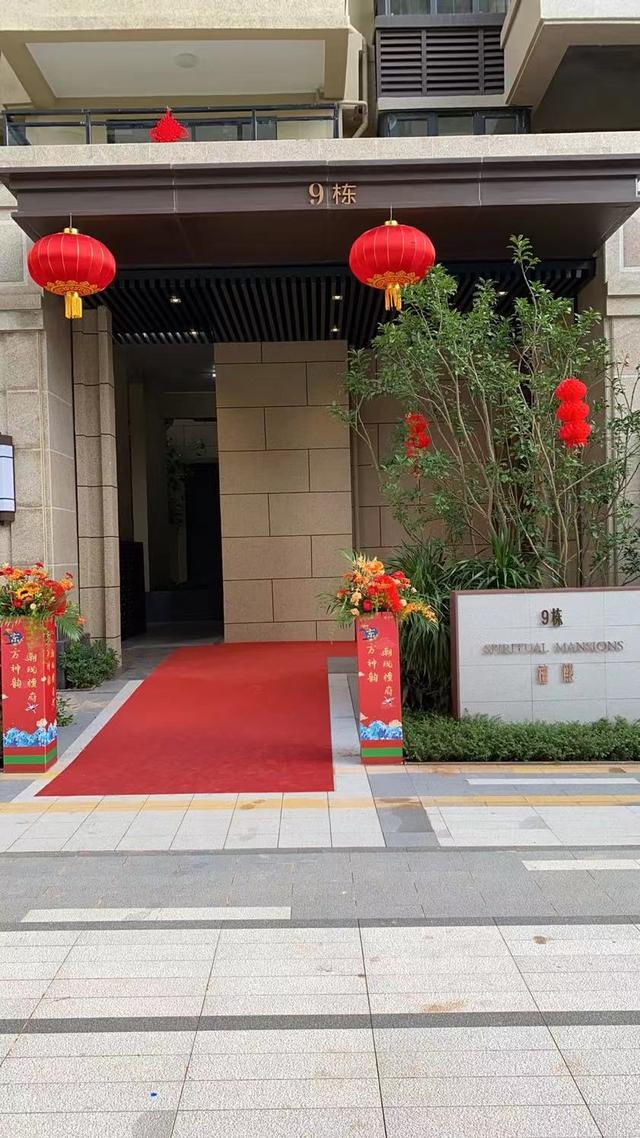 南宁新房#五象檀府印象收楼现场,业主看着自己的房子真开心.