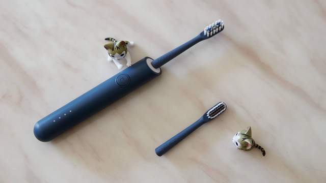 专业护理，呵护牙齿，舒摩斯（CAREMOS）欧拉电动牙刷！