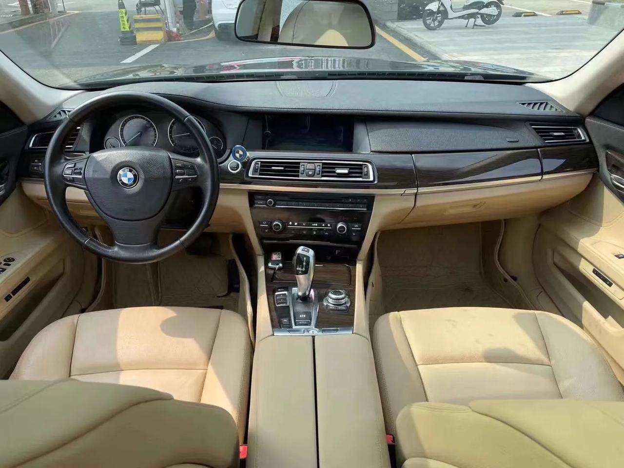 11年宝马730li自动领先型新车落地一百多w车况好内饰外观成色新功能