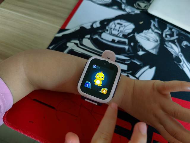 提前给孩子的六一儿童节礼物—支持微信畅聊的360儿童电话手表10X