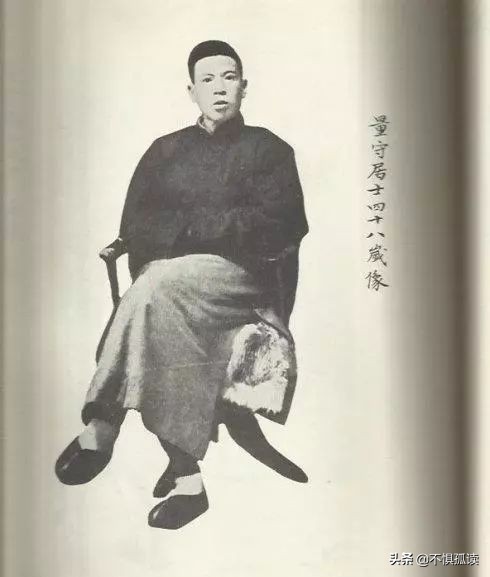 章太炎钱玄同黄侃一天在章太炎的家中黄侃突然对钱玄同大叫道二疯