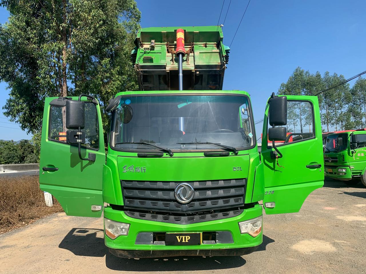 刚到一台东风拓行 2020年6月带双保险到22年6月 前四后