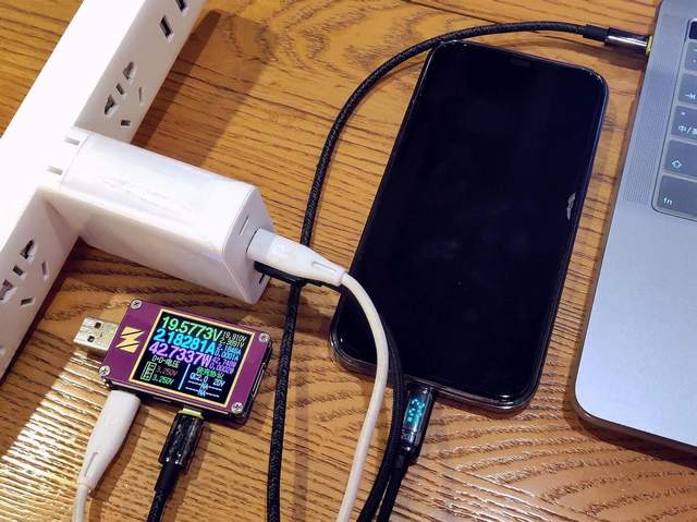 年终好物推荐：一个顶多个，ORICO 100W氮化镓充电器上手实测