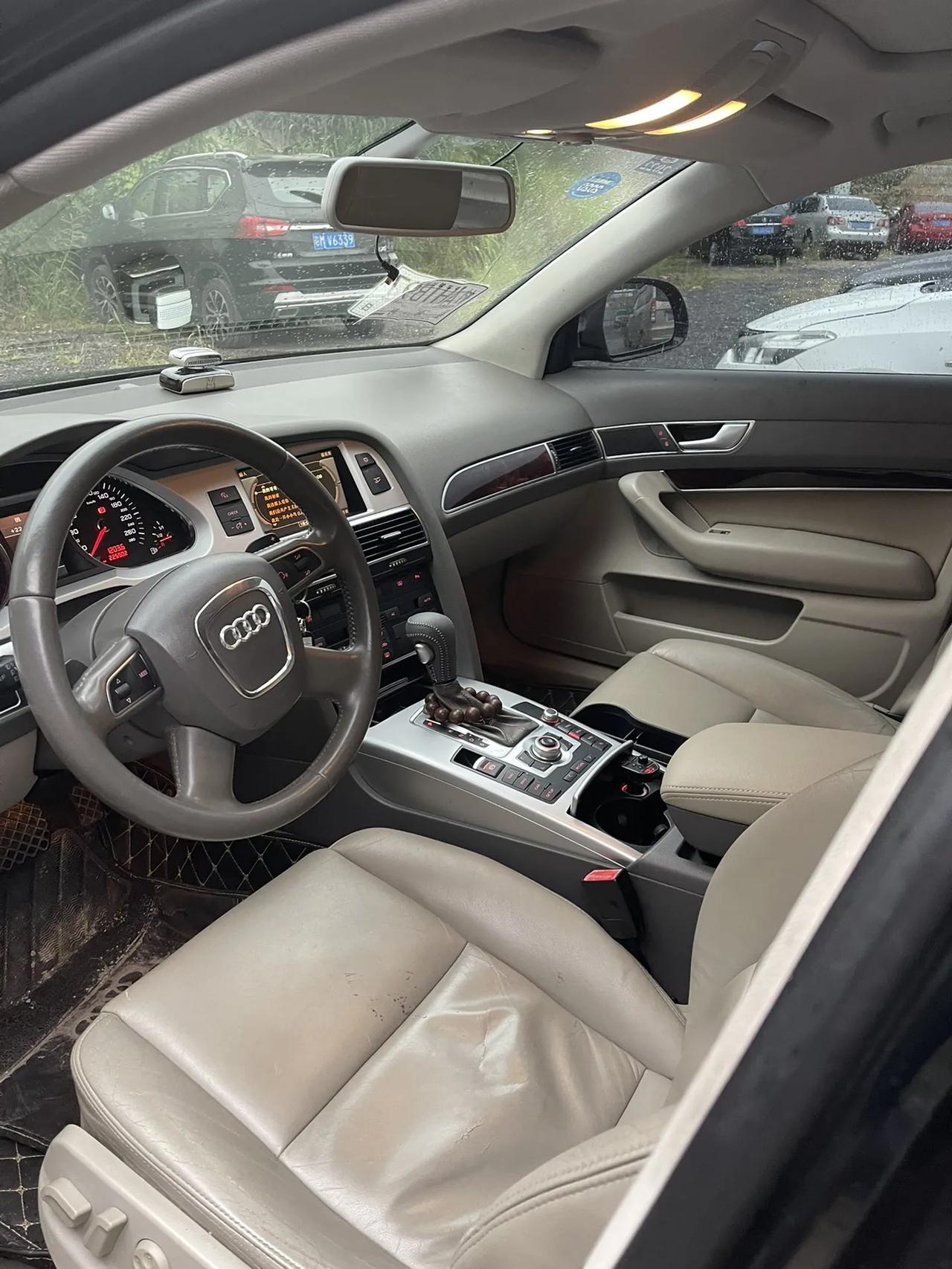 868w出11年奥迪a6自动20l四缸七档带涡轮增压的车况良好没有事故新车