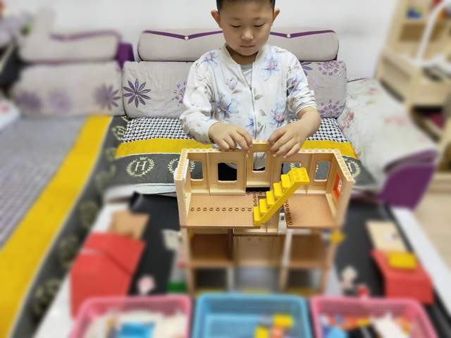 家有小小建筑师，自己在家DIY建造别墅是什么体验？