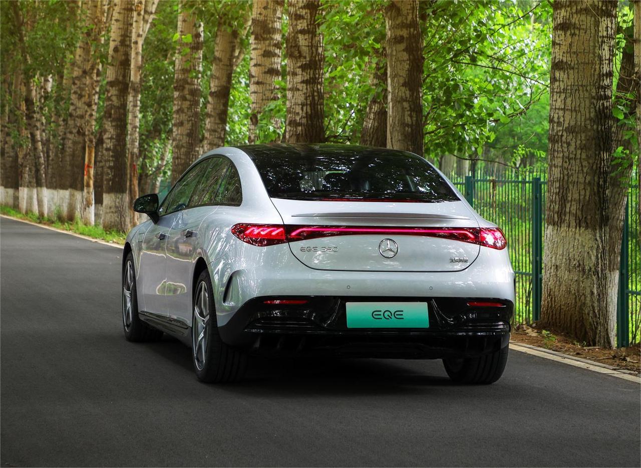 北京奔驰eqe开启预售预售价格为53-59万 eqs拿不下